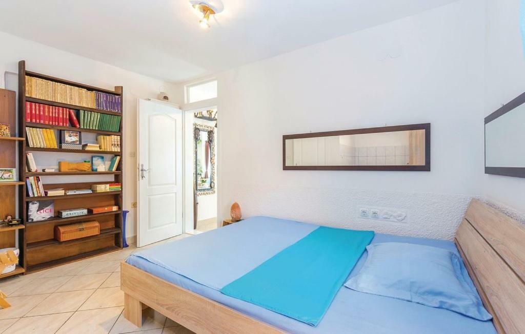 Old Castle Apartment Bakar Ngoại thất bức ảnh